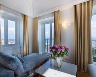 Santiago de Alfama - Boutique Hotel - Lisbon - Living room