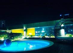 Shanika Properties @ F1 Bgc #2 - Manila - Pool
