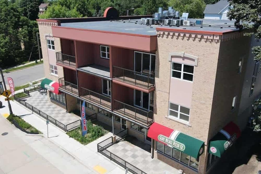 Main Street Sun Prairie Wi - 2 Bedroom - Sun Prairie - Budova