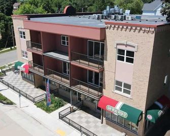 Main Street Sun Prairie Wi - 2 Bedroom - Sun Prairie - Budova