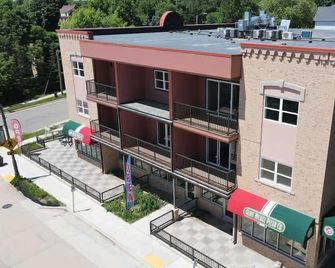 Main Street Sun Prairie Wi - 2 Bedroom - Sun Prairie - Budova