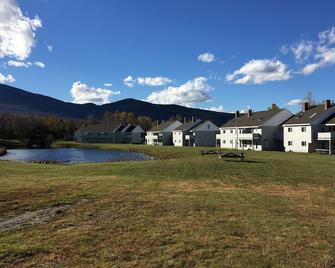 2-level, ski in/out 3-BR Snowbrook end unit at Sugarloaf - ideal for families! - Carrabassett Valley - Outdoors view