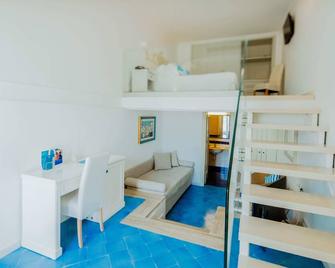 Hotel Continental Mare - Ischia - Trappor