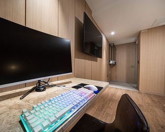 Stay Month Hotel - Goyang