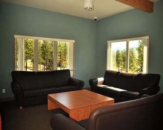 Residence & Conference Centre - Merritt - Merritt - Living room
