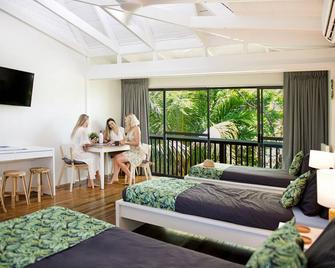 Magnums Accommodation Airlie Beach - Adults Only - Airlie Beach - Pokój dzienny