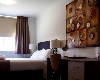 Hotel Gracelands - Parkes - Schlafzimmer