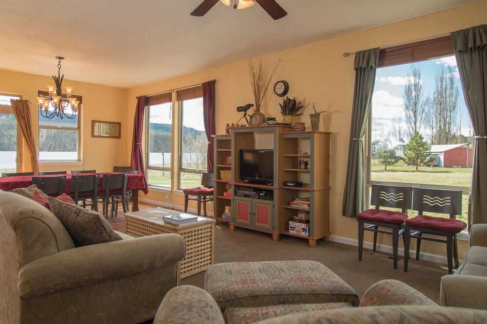 Lake House with Private Dock--Sleeps 8 - Prineville - Huiskamer