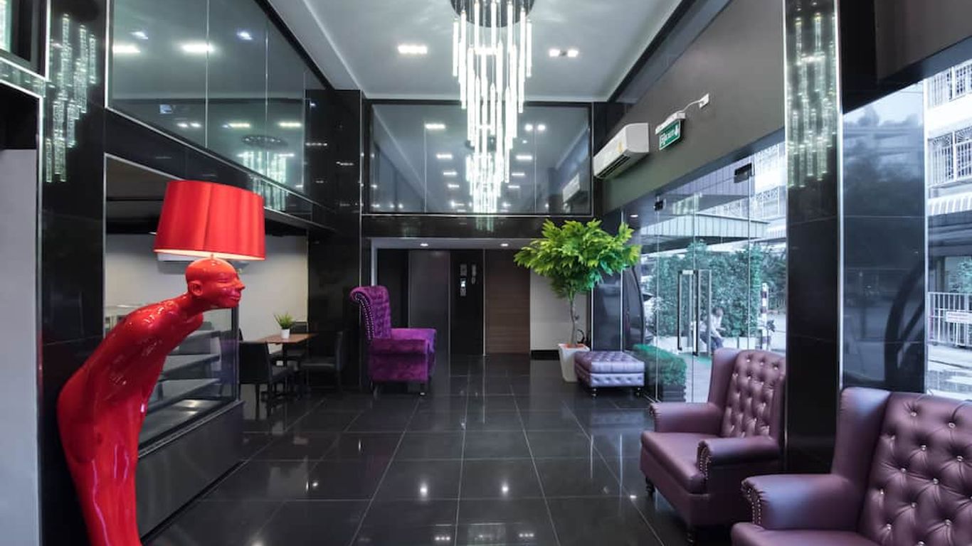 Sovereign Group Hotel at Pratunam