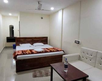 The Western Lodge - Kaziranga - Bedroom