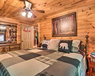 North Georgia Mtn Escape with Hot Tub and Games! - Sautee Nacoochee - Bedroom