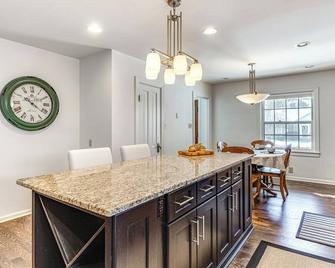 Walk to Main St and Parks Zionsville Village Home - Zionsville - Essbereich