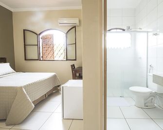 Hotel Recreio Dos Bandeirantes - Sertãozinho - Slaapkamer