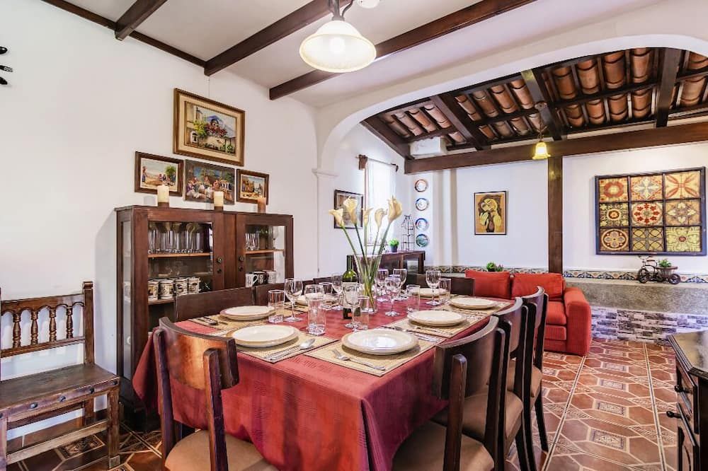 Villas Santa Ana-Ricardo - Antigua Guatemala - Comedor