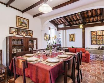 Villas Santa Ana-Ricardo - Antigua Guatemala - Comedor
