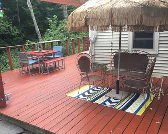 Charming, Comfy House in Woodstock - Kingston - Balcony