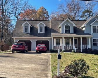 Charming 4-bedroom house with AC and WiFi in Ringgold - Ringgold - Gebouw