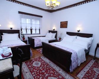 Hotel Antipatrea - Berat - Schlafzimmer