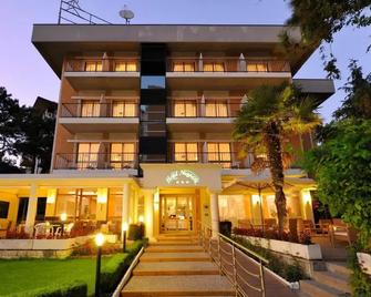 Hotel Niagara - Lignano Sabbiadoro - Building