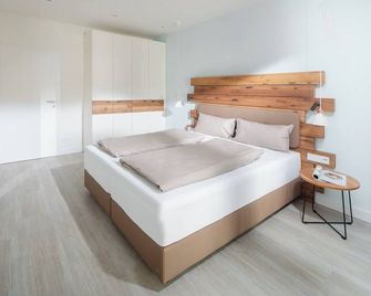 Nordstrandperle Apartment H8brMoltkestraße 2-5 / Roonstraße, Nordstrand - Norden - Bedroom