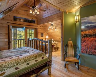 Wilmington Range Chalet - Wilmington - Bedroom
