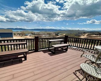 Rustic Mountain Lake Escape - Garden City - Balcony