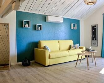 Le Clos Vitis - Violès - Living room