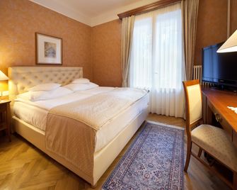 Grand Hotel Toplice - Bled - Bedroom