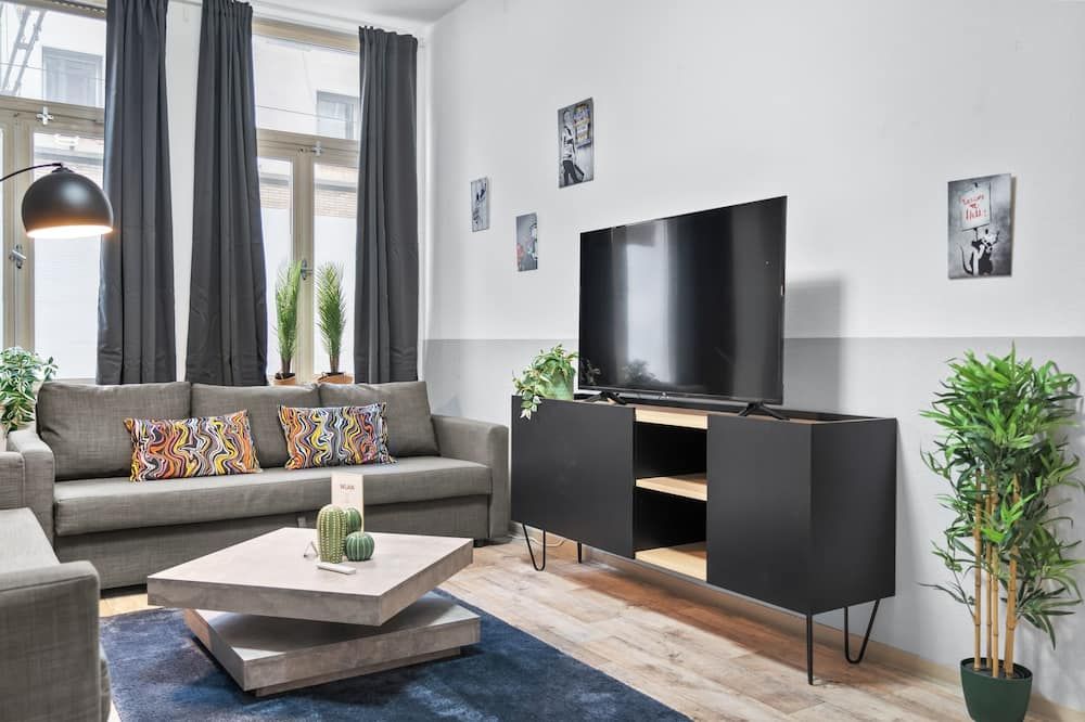 Tolles Design, hochwertig, Vollausstattung, 3 Zimmer, großes Bad & Gäste-WC, große Küche, 3 x Smart TV, 11 min zum Hbf Duisburg - דיסבורג - סלון