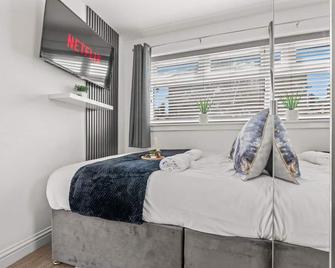 City Centre House, Parking With Ev | Wifi Netflix - Coventry - Bedroom