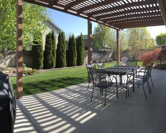 Make This Your Home Away From Home In Meridian, Close To I-84 Very Clean! - Meridian - Patio