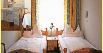 Hotel Garni Wilder Mann - Linz - Bedroom