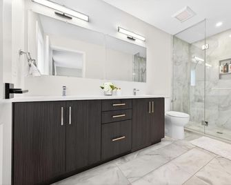 Luxury Niagara 3 Bdr Townhouse /Garage - Niagara Falls