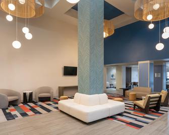Holiday Inn Express & Suites Orlando International Airport By IHG - Orlando - Lounge