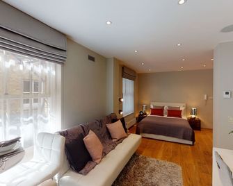 The Harrington - Gloucester Road - 1 Harrington Gardens - London - Living room