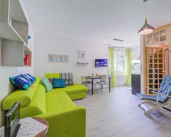 Marina's Green Home - Happy Rentals - Riva del Garda - Living room