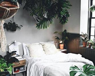 The Urban Jungle Hostel - Málaga - Bedroom