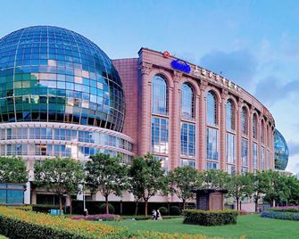 Oriental Riverside Bund View Hotel (Shanghai International Convention Center) - Shanghai - Edificio