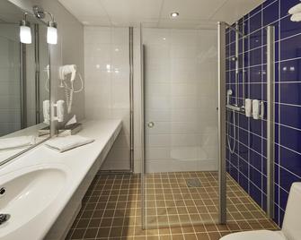 Holiday Inn Tampere - Central Station - Tampere - Bathroom