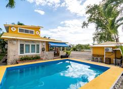 ATOAS - Lovely Vacation Retreat with Pool and Jacuzzi 5 min to Boqueron and Beaches - Cabo Rojo - Pool