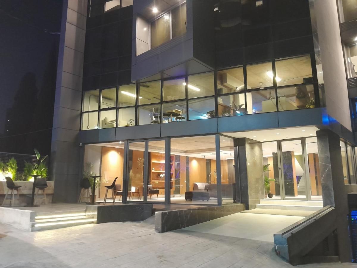 Shade Hotel Beirut thumbnail 2