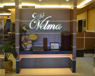 Big 8 Corporate Hotel - Tagum - Front desk