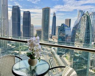 Dubai Mall I Comfort Studio I Burj View - Dubái - Balcón