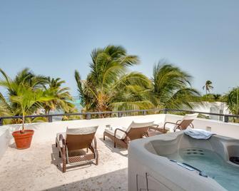 Las Terrazas Resort and Residences - San Pedro Town - Building