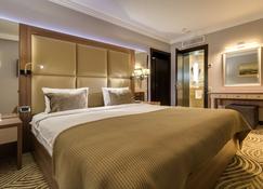 Premier Hotel Dnister - Lviv - Bedroom