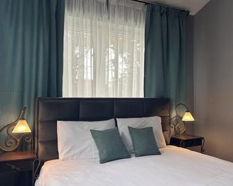 Garni Hotel Dum - Belgrade - Bedroom
