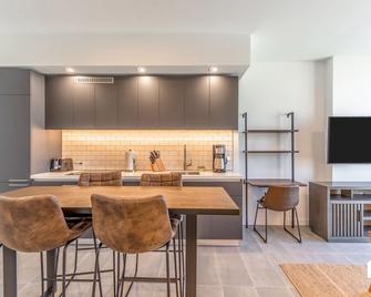 Downtown Miami Condos by Lua Host - Miami - Kitchen