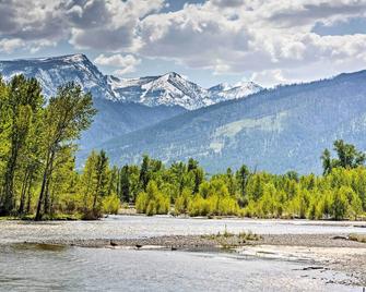 Bitterroot Mountain Views Montana Family Home! - Hamilton