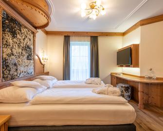 Hotel Albion Mountain Spa Resort Dolomites - Ortisei - Camera da letto