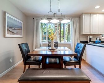 Truckee Mountain Retreat Family Friendly 3br 2ba - Truckee - Τραπεζαρία